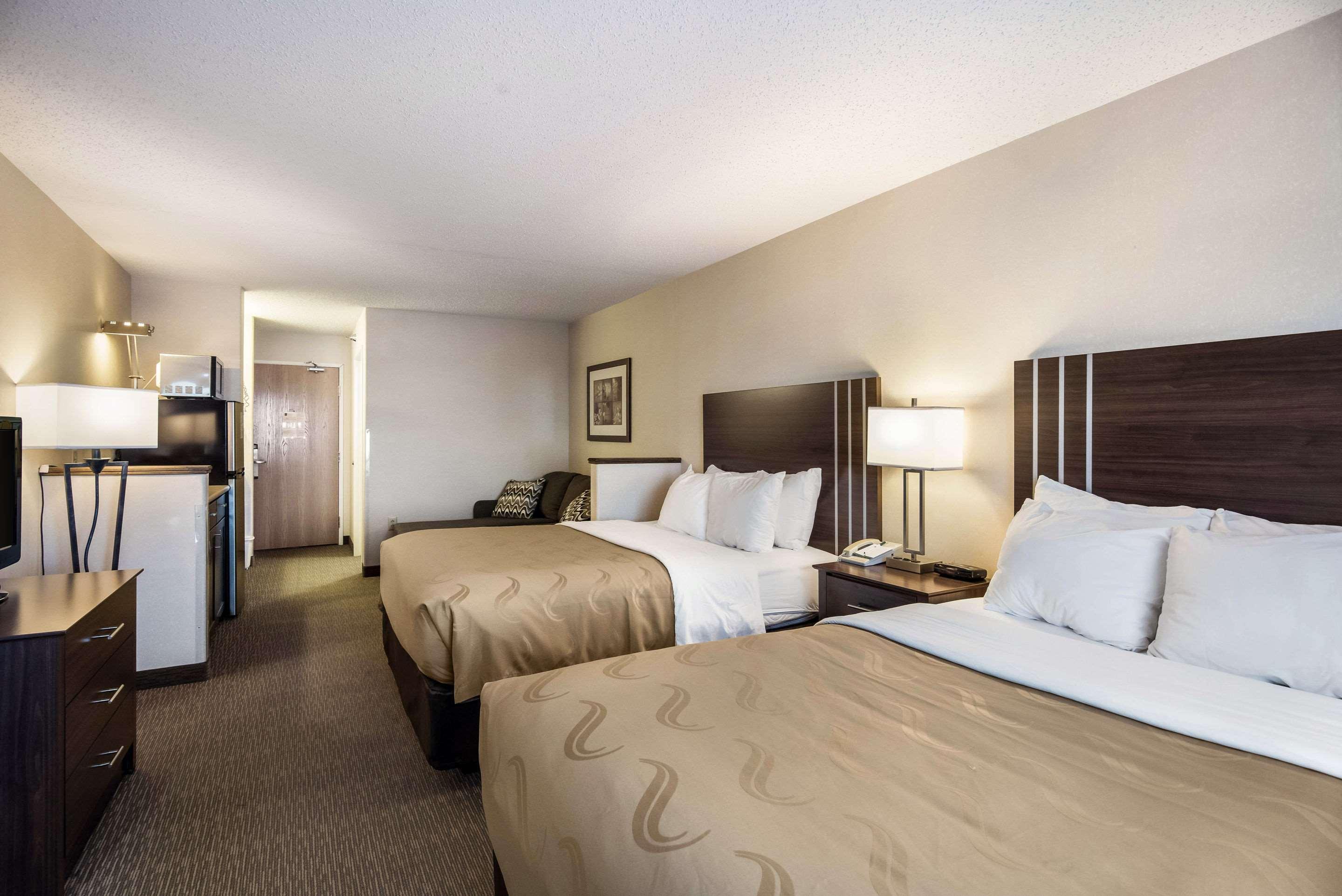 Quality Inn & Suites West Pueblo Exterior foto