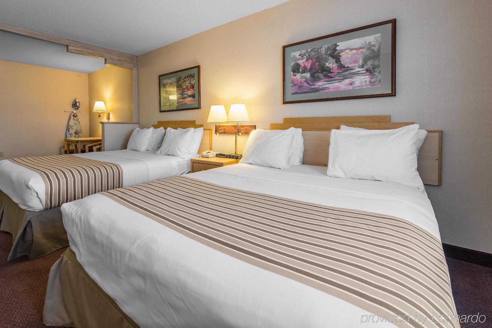 Quality Inn & Suites West Pueblo Exterior foto